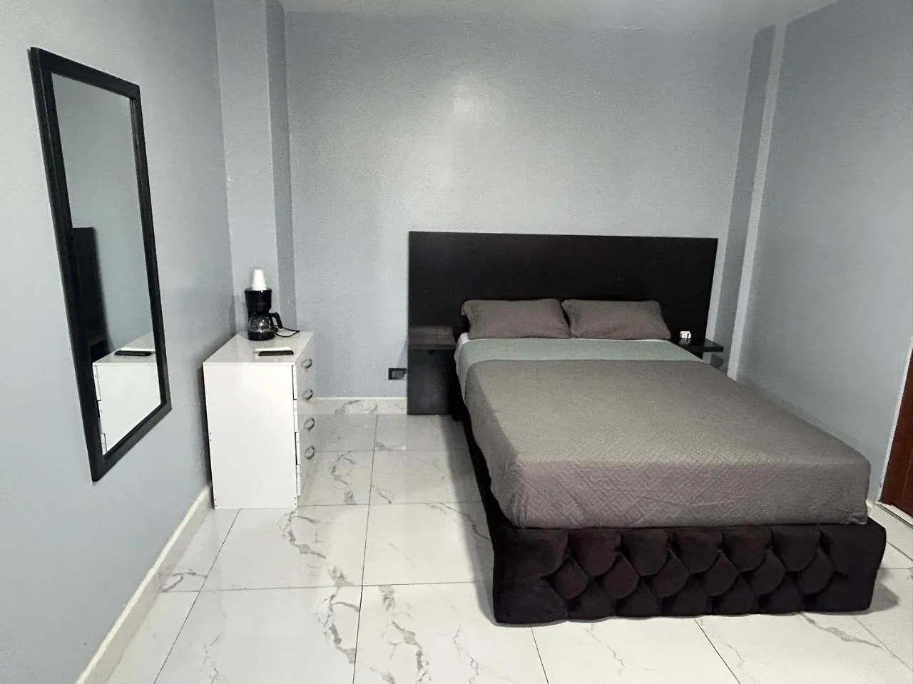 Scotland Hotel جواياكيل