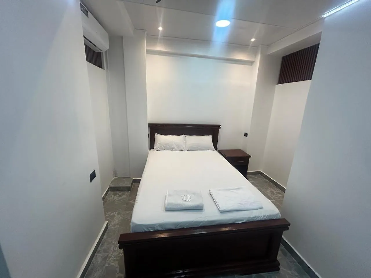 ***  Scotland Hotel Guayaquil Equador